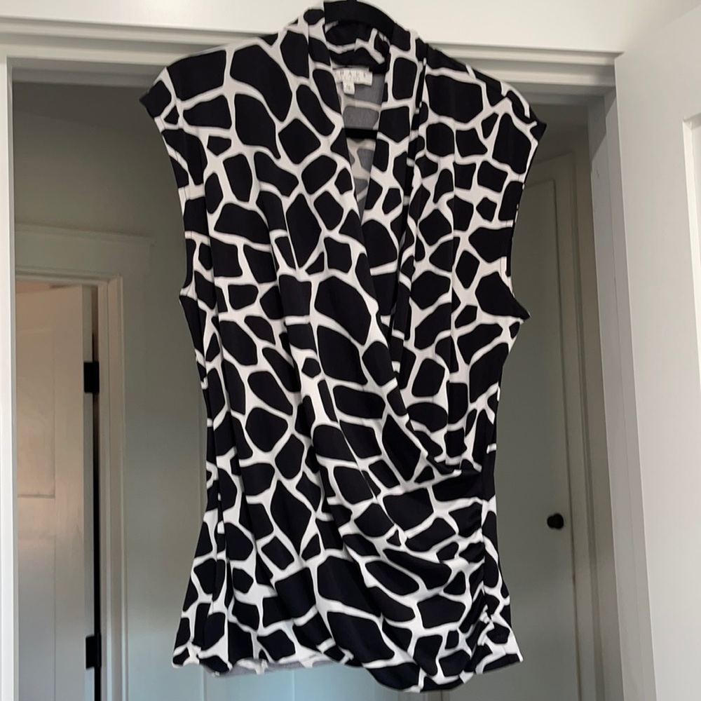 Black and white giraffe print blouse
